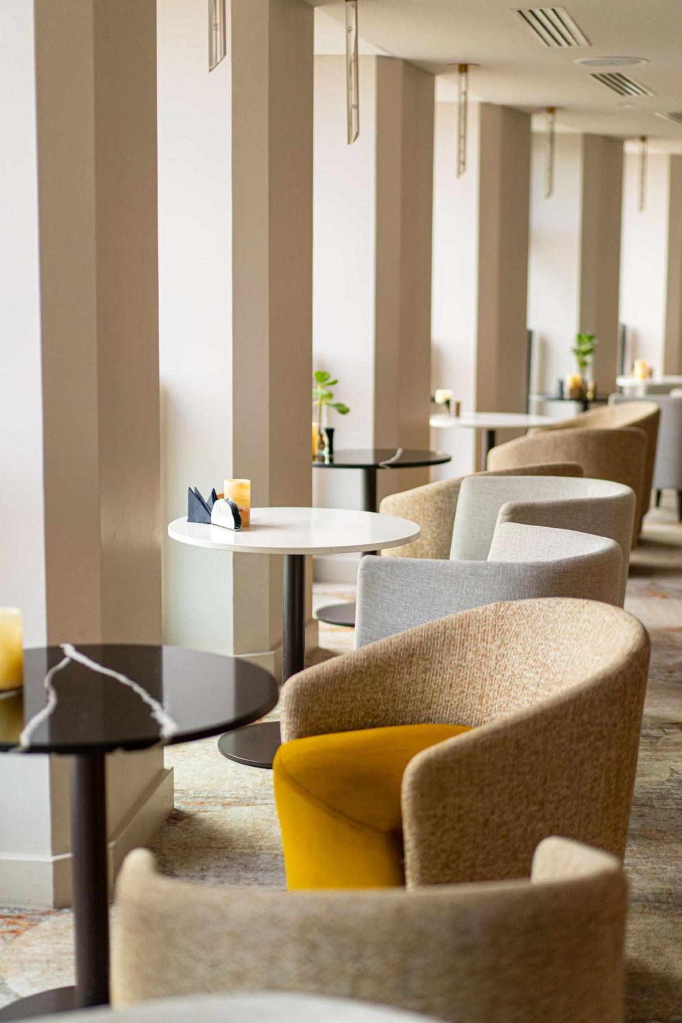 Radisson Blu Hotel, Hotel