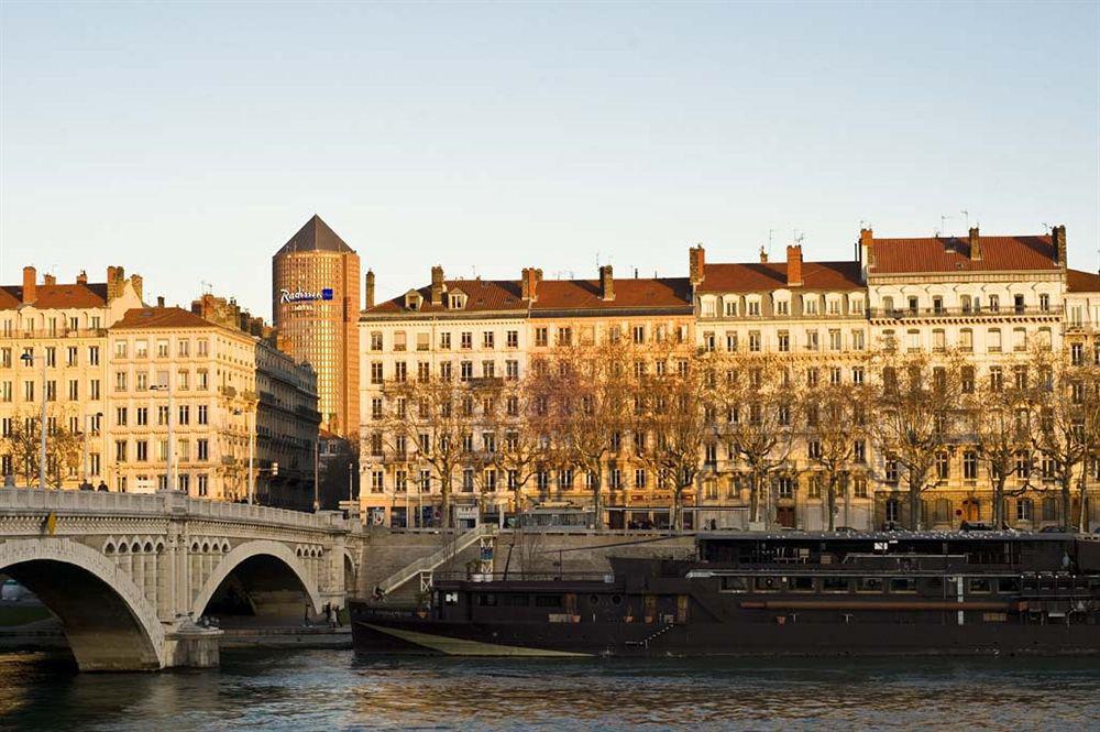 Radisson Blu Hotel, Hotel