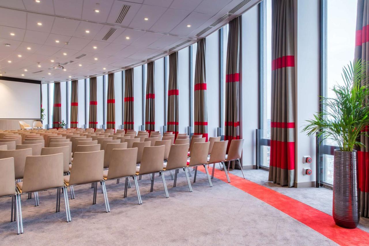 Radisson Blu Hotel, Hotel